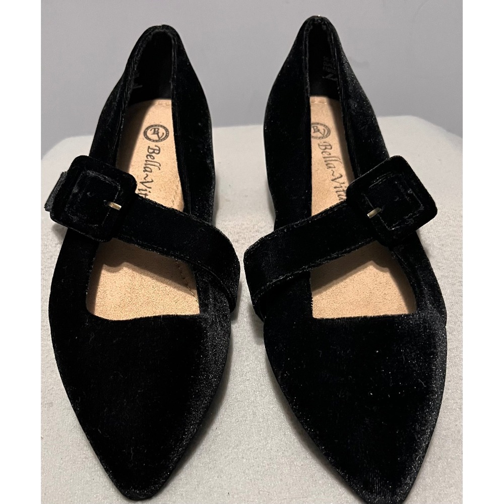 Bella Vita Virginia II Black Velvet Ballet Flats Pointed Toe Buckle Strap Sz 7WW